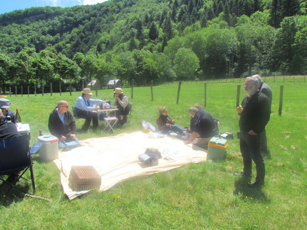 Ne marchez pas sur la table 