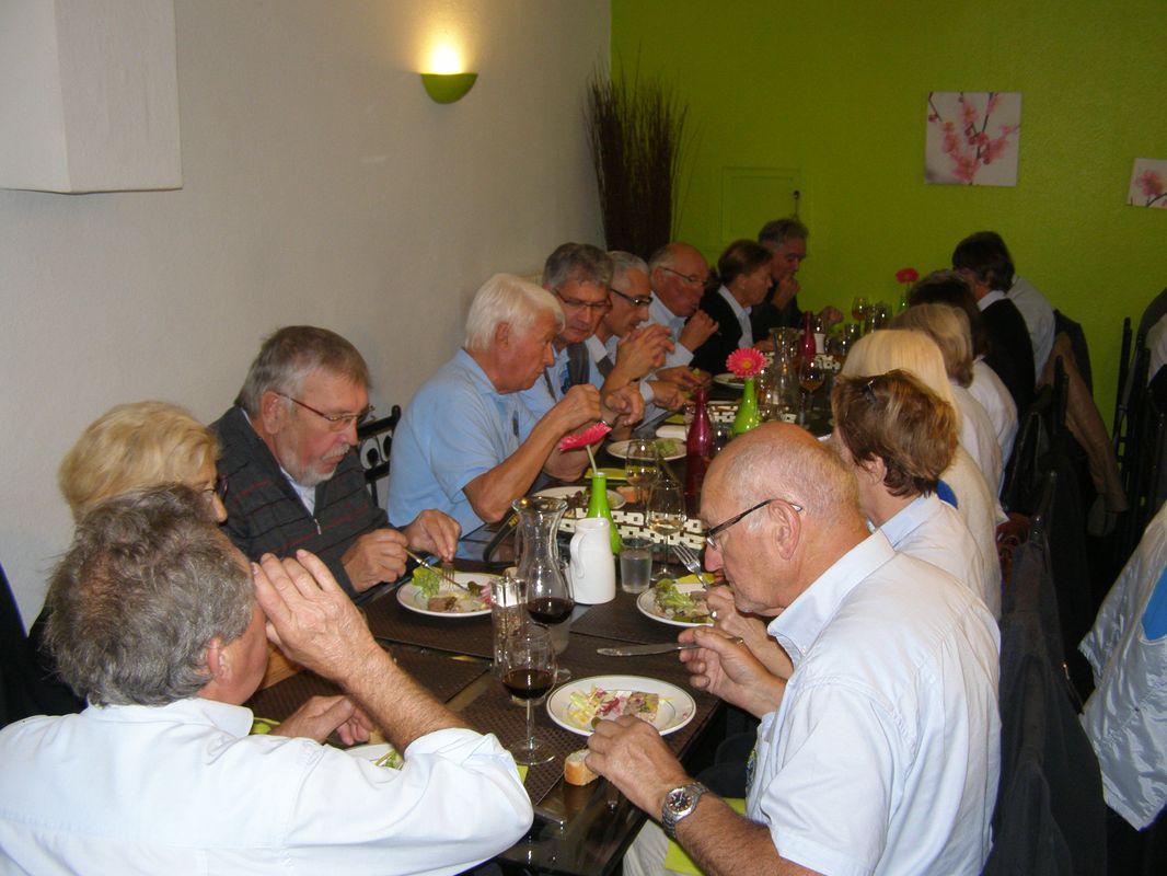 12h 30 Repas au restaurant Oxalys à Balbigny
